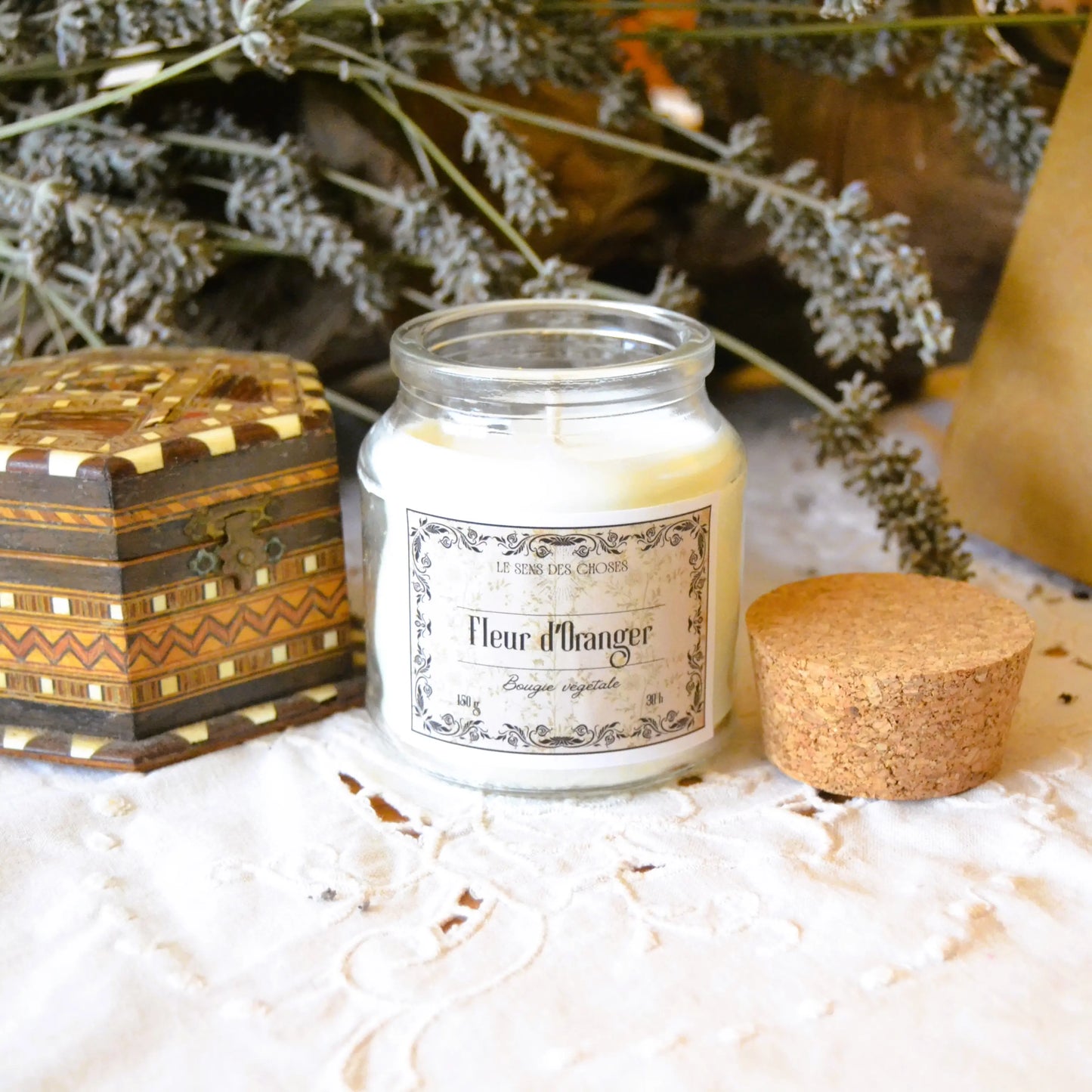 Image de Bougie parfumée artisanale à la fleur d’oranger | Le sens des choses – boutique artisanale éthique de bougies parfumées et savons naturels fabriqués en France