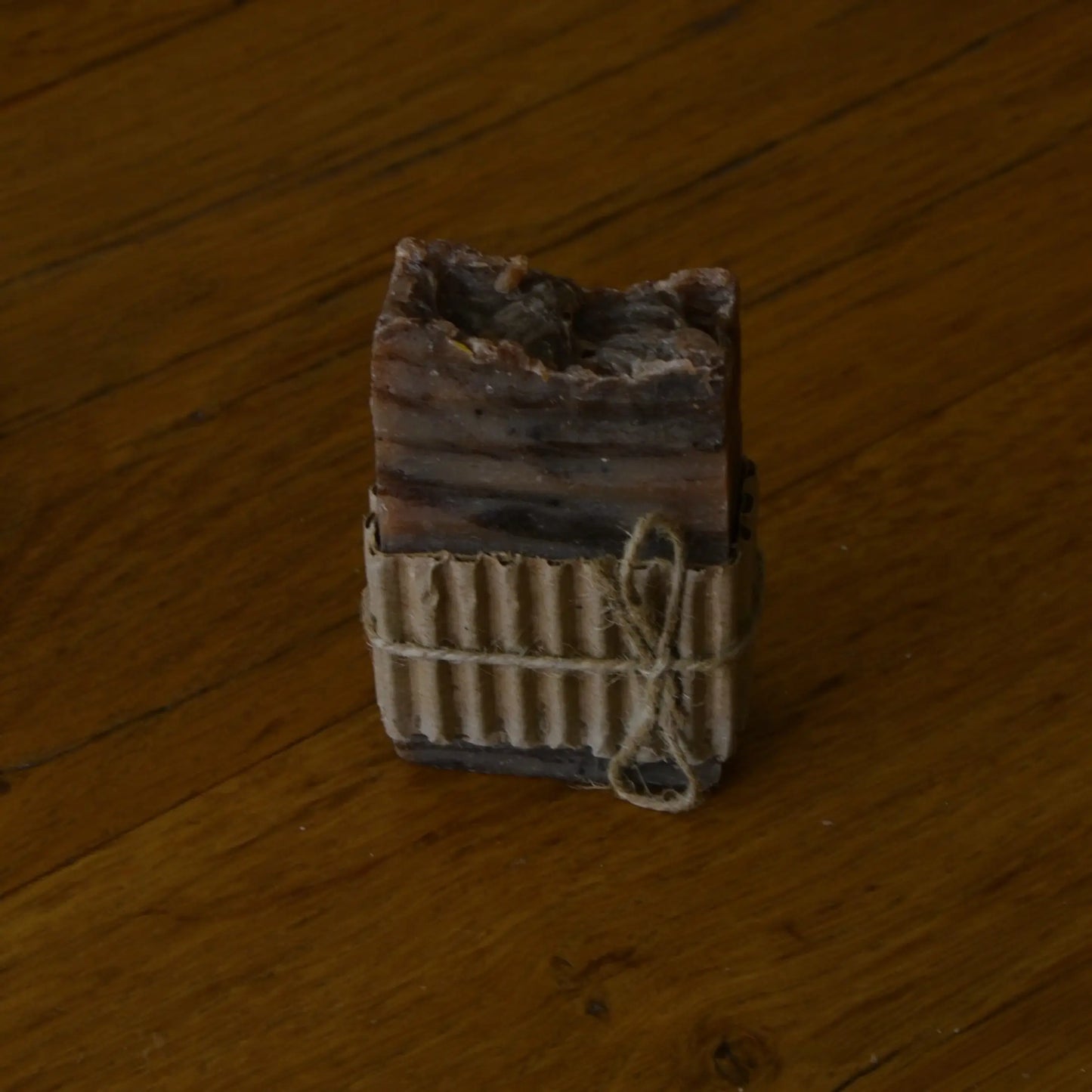 Image de Savon artisanal au cacao nourrissant et antioxydant | Le sens des choses – boutique artisanale de savons et bougies parfumées naturels fabriqués en France