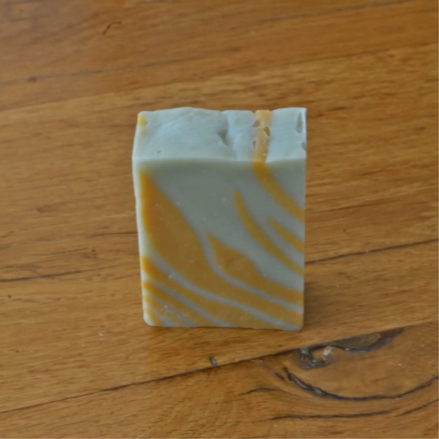 Savon surgras au citron vert | Savon solide naturel artisanal fabriqué par saponification à froid