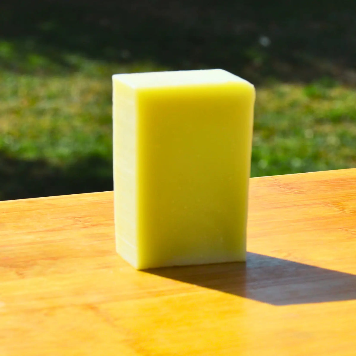 Savon surgras au beurre de karité | Savon solide naturel artisanal fabriqué par saponification à froid