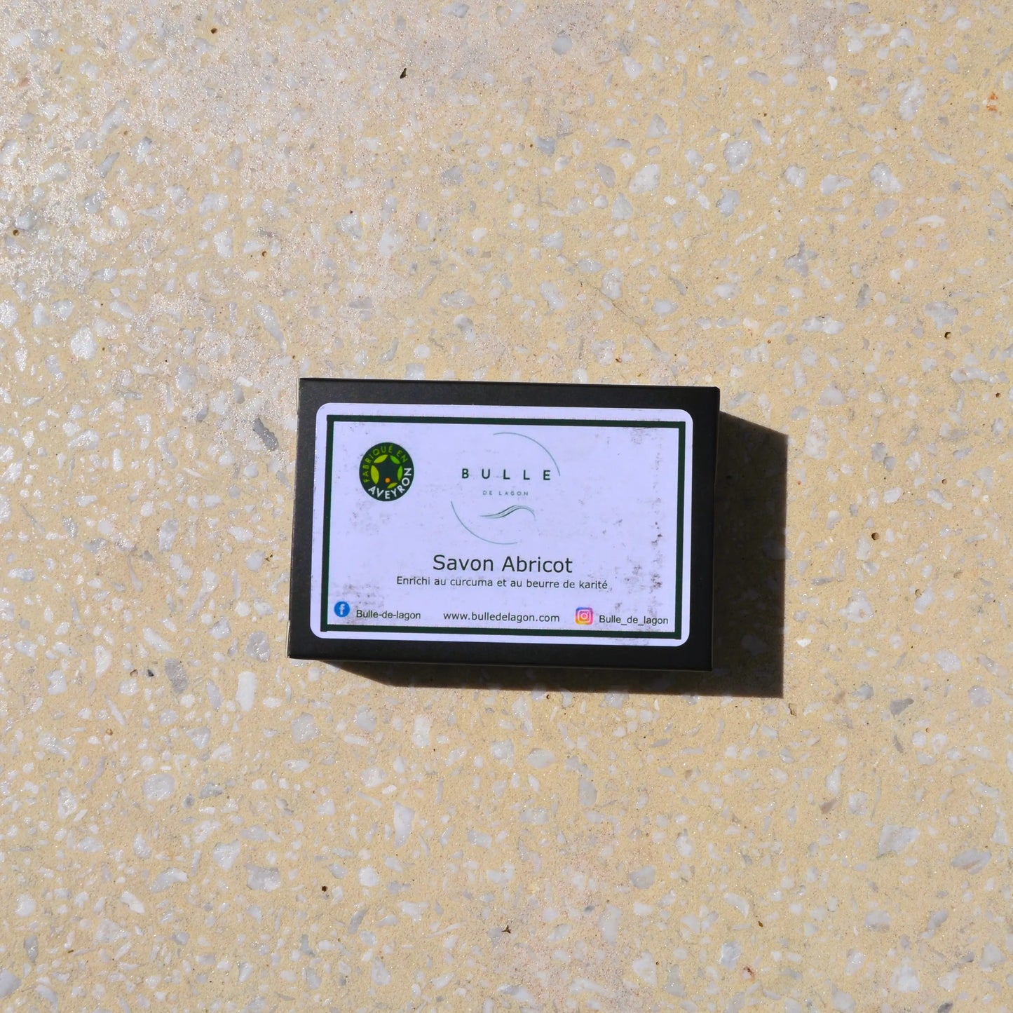 Image de Savon surgras à l'abricot et au curcuma | Le sens des choses — boutique artisanale de savons et bougies parfumées naturels fabriqués en France