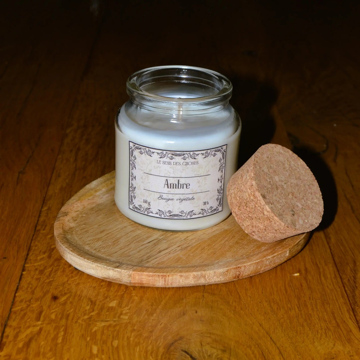 Image de bougie parfumée à l'ambre (nouveau !) | Le sens des choses, boutique en ligne de produits artisanaux, naturels et écoresponsables, fabriqués en France ou en Europe : savons artisanaux, bougies parfumées, accessoires zéro déchet.