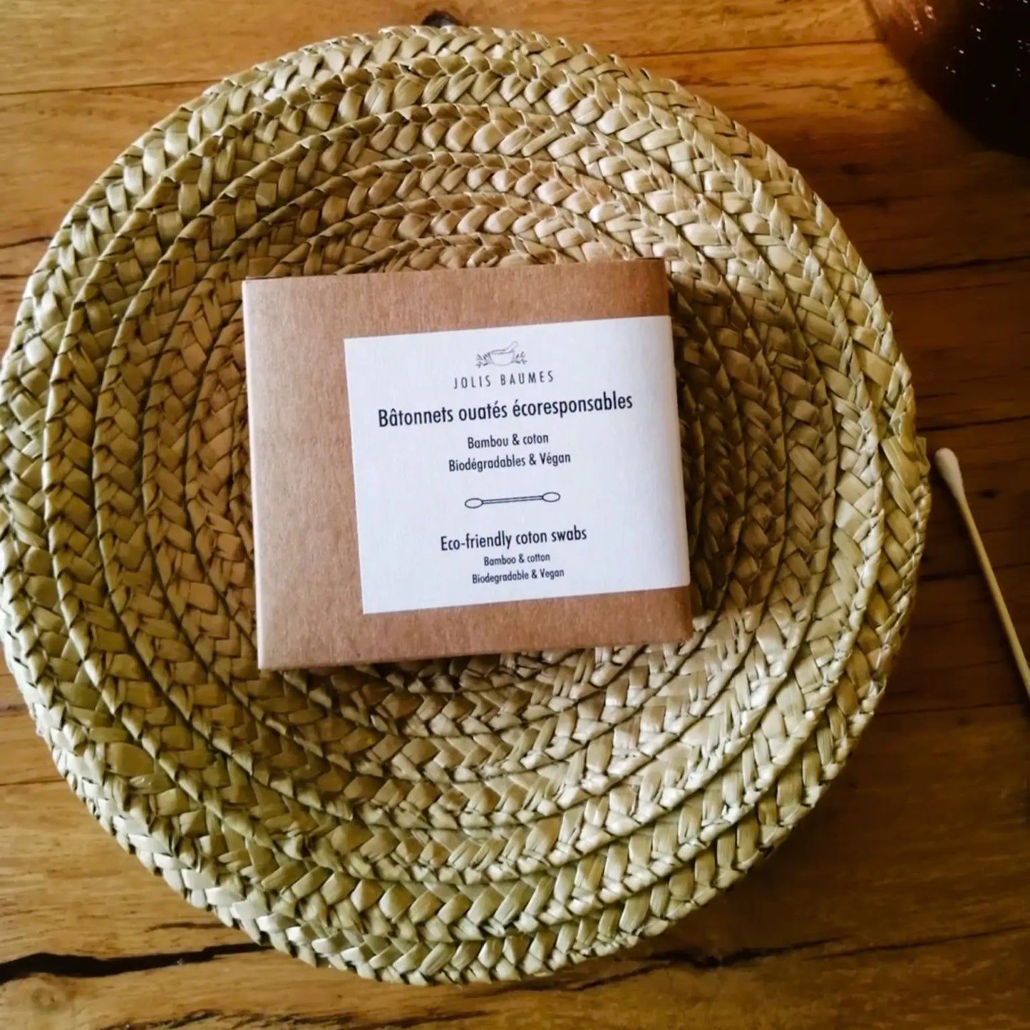 Image de Bâtonnets ouatés écologiques en bambou et coton bio | Le sens des choses – boutique artisanale de savons et bougies parfumées naturels fabriqués en France
