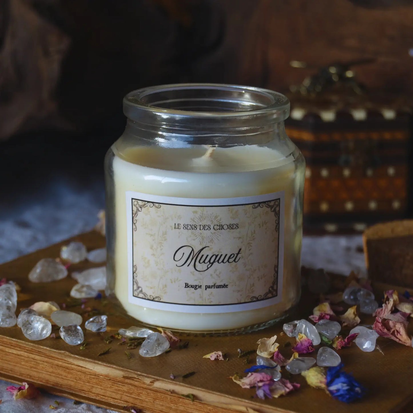 Bougie artisanale parfumée Muguet – Création artisanale | Le sens des choses – Boutique de bougies parfumées végétales, décorations et savons