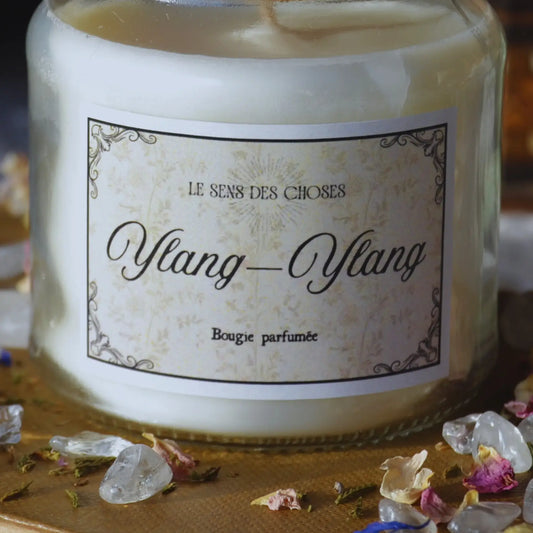 Bougie parfumée artisanale ylang-ylang – Création artisanale | Le sens des choses – Boutique de bougies parfumées végétales et objets décoratifs écoresponsables