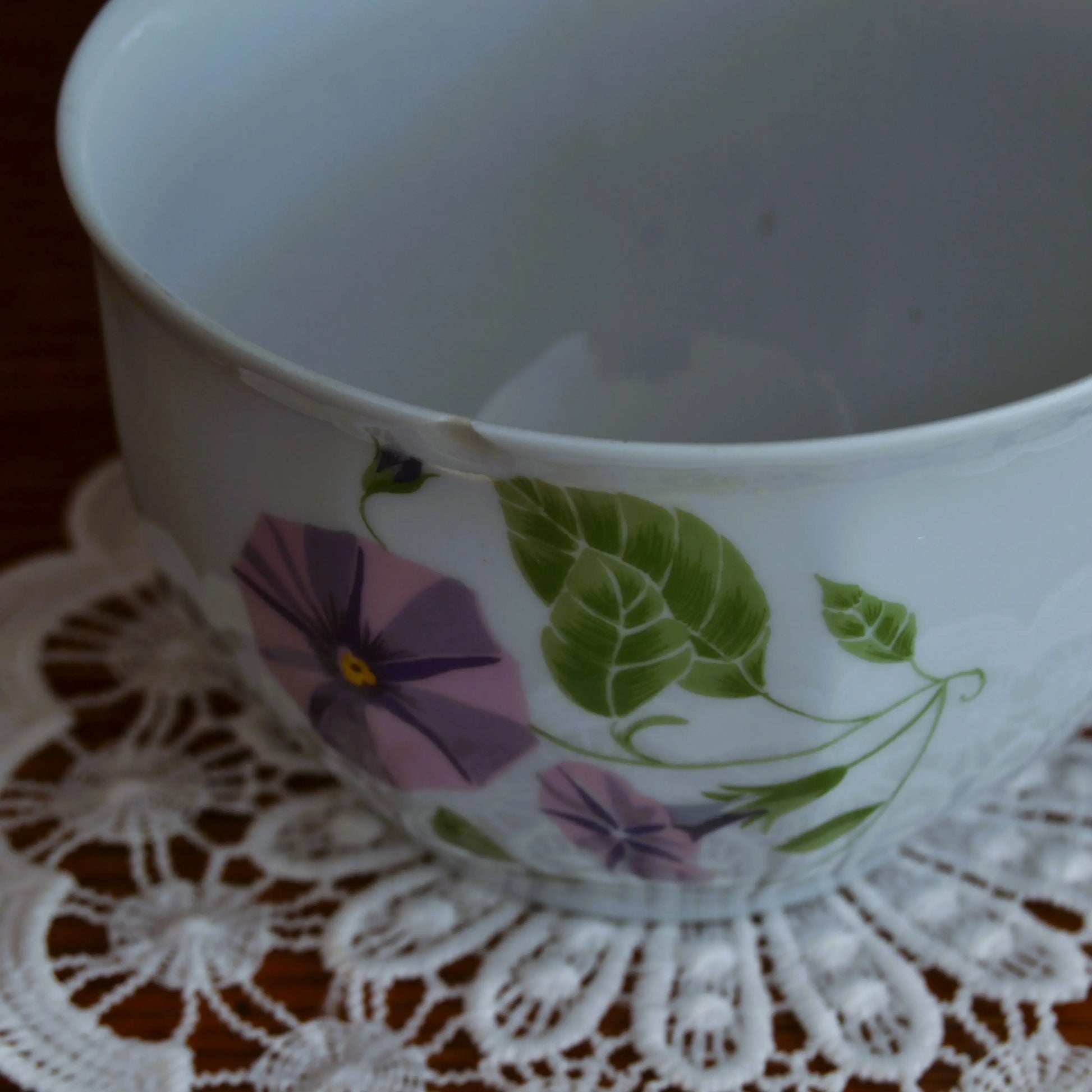 Image de Bougie décorative artisanale en porcelaine de Limoges bleutée — parfum au choix | Le sens des choses — boutique artisanale de savons et bougies parfumées naturels fabriqués en France