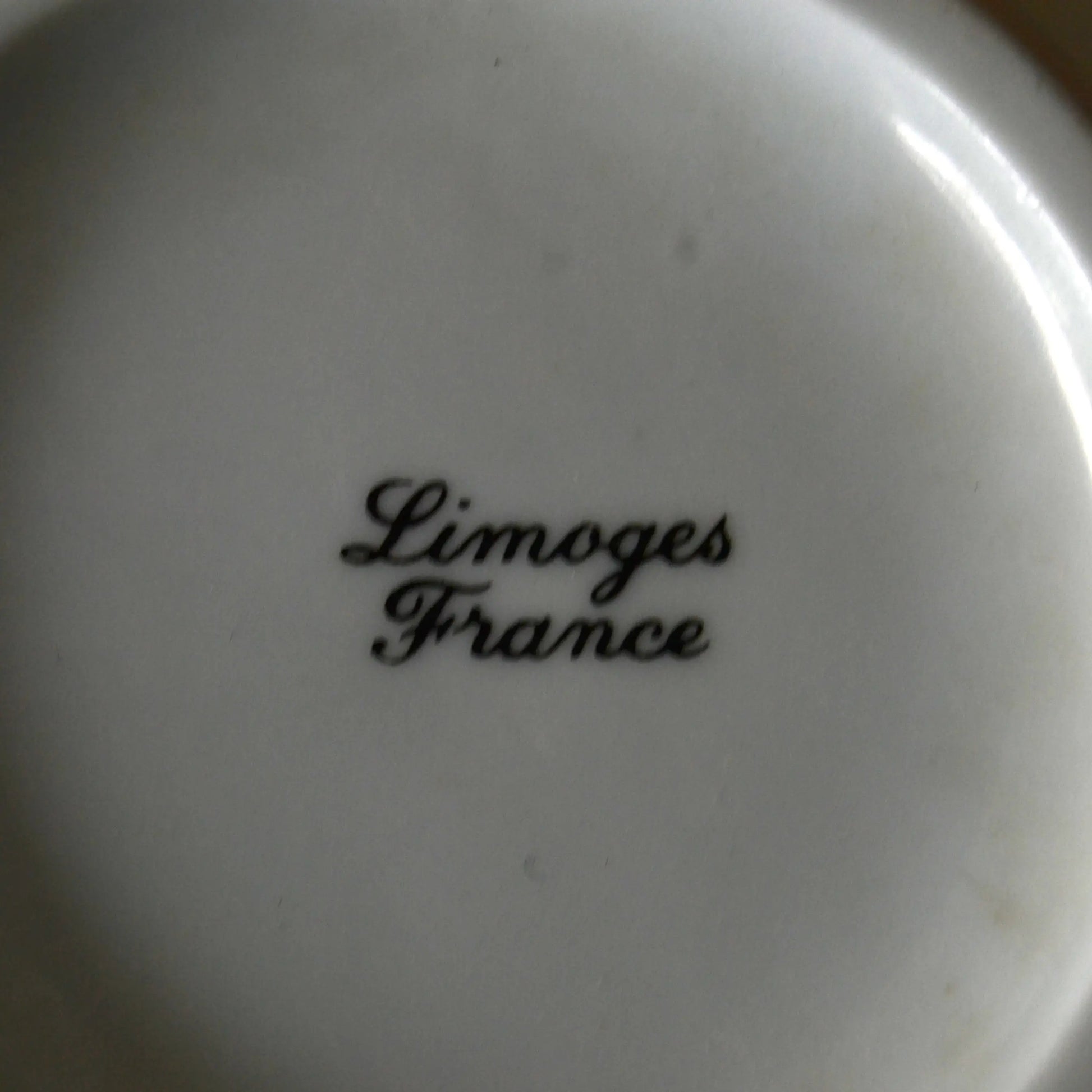 Image de Bougie décorative artisanale en porcelaine de Limoges bleutée — parfum au choix | Le sens des choses — boutique artisanale de savons et bougies parfumées naturels fabriqués en France