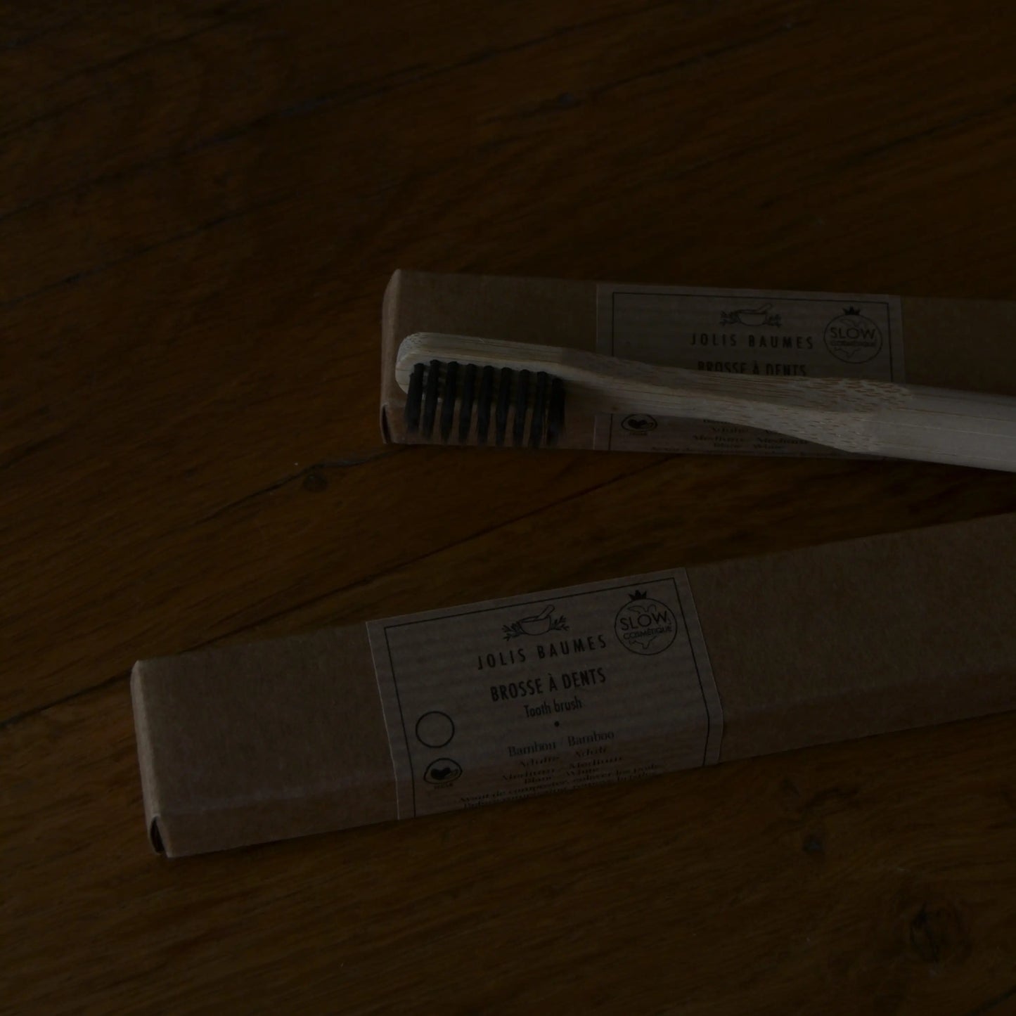 Image de Brosse à dents en bambou biodégradable | Le sens des choses – boutique artisanale de savons et bougies parfumées naturels fabriqués en France
