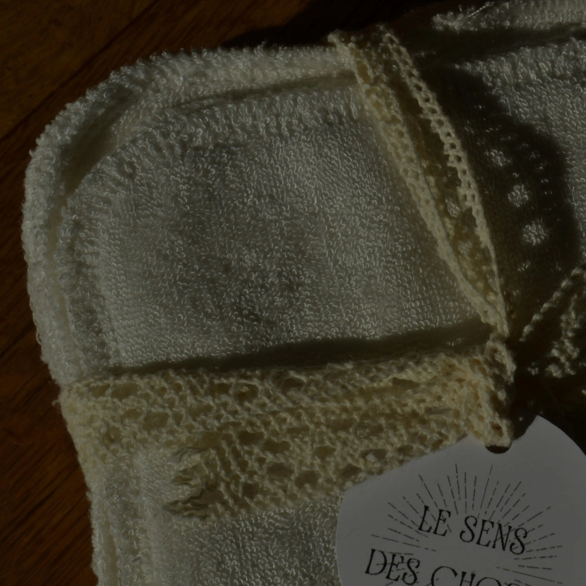 Image de Carrés démaquillants lavables en bambou (5 + 1 offert) | Le sens des choses — boutique artisanale de savons et bougies parfumées naturels fabriqués en France