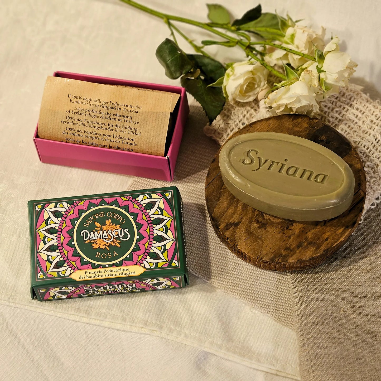 Image de Savon d’Alep parfumé à la rose de Damas — Damas | Le sens des choses – boutique artisanale de savons et bougies parfumées naturels fabriqués en France