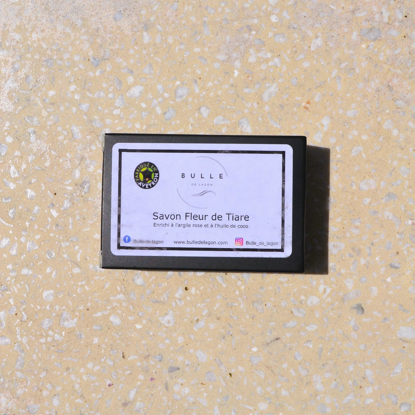Savon surgras à la fleur de Tiaré | Savon solide naturel artisanal fabriqué par saponification à froid