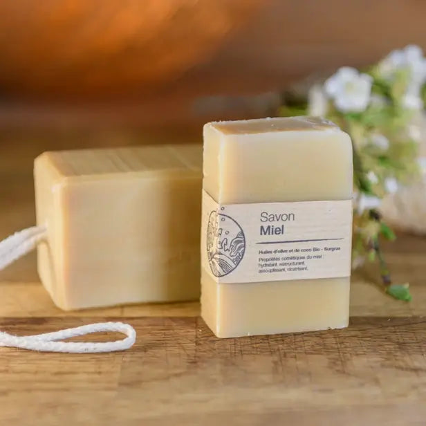 savon au miel des Cévennes | Le sens des choses, boutique en ligne de produits artisanaux, naturels et écoresponsables fabriqués en France ou en Europe.