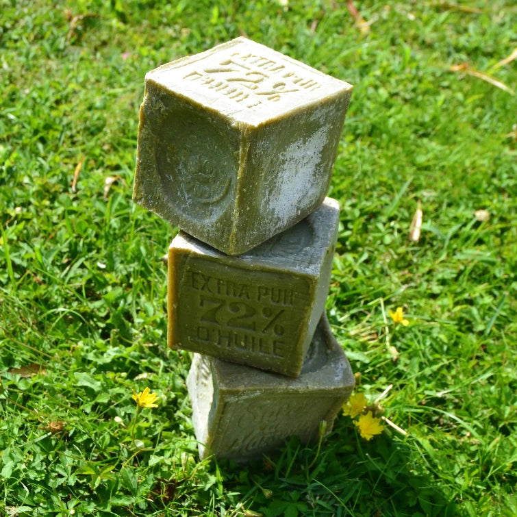 Image de Savon de Marseille traditionnel — 72 % d’huile d’olive | Le sens des choses – boutique artisanale de savons et bougies parfumées naturels fabriqués en France