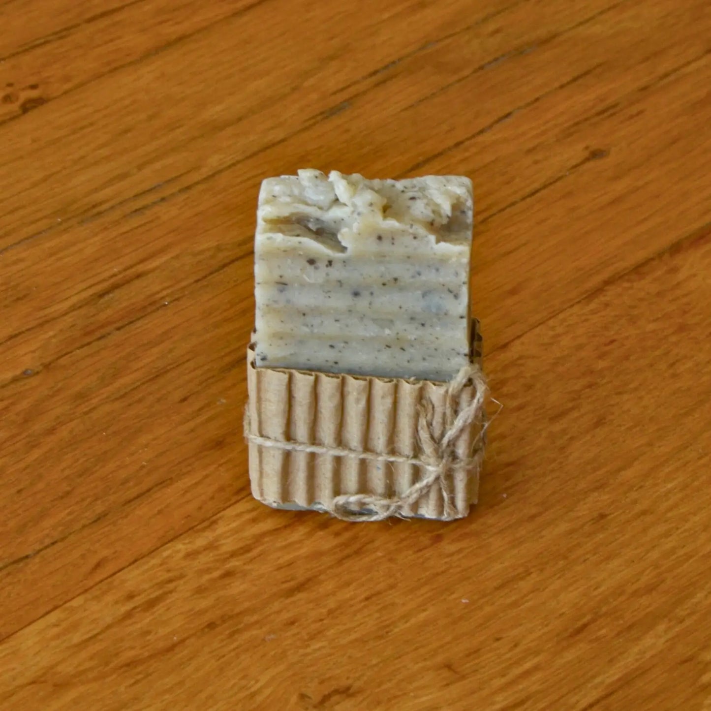 Savon exfoliant à l’avoine | Savon solide naturel artisanal fabriqué par saponification à froid