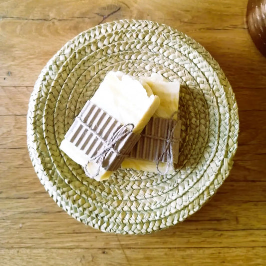 Image de savon à l’huile d’argan — hydratant et réparateur | Le sens des choses – boutique artisanale de bougies parfumées végétales et savons naturels fabriqués en Charente-Maritime