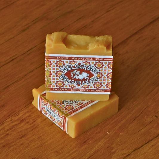 Savon à l'huile de pépins de grenade – Création artisanale | Le sens des choses – Boutique de bougies parfumées végétales, décorations et savons