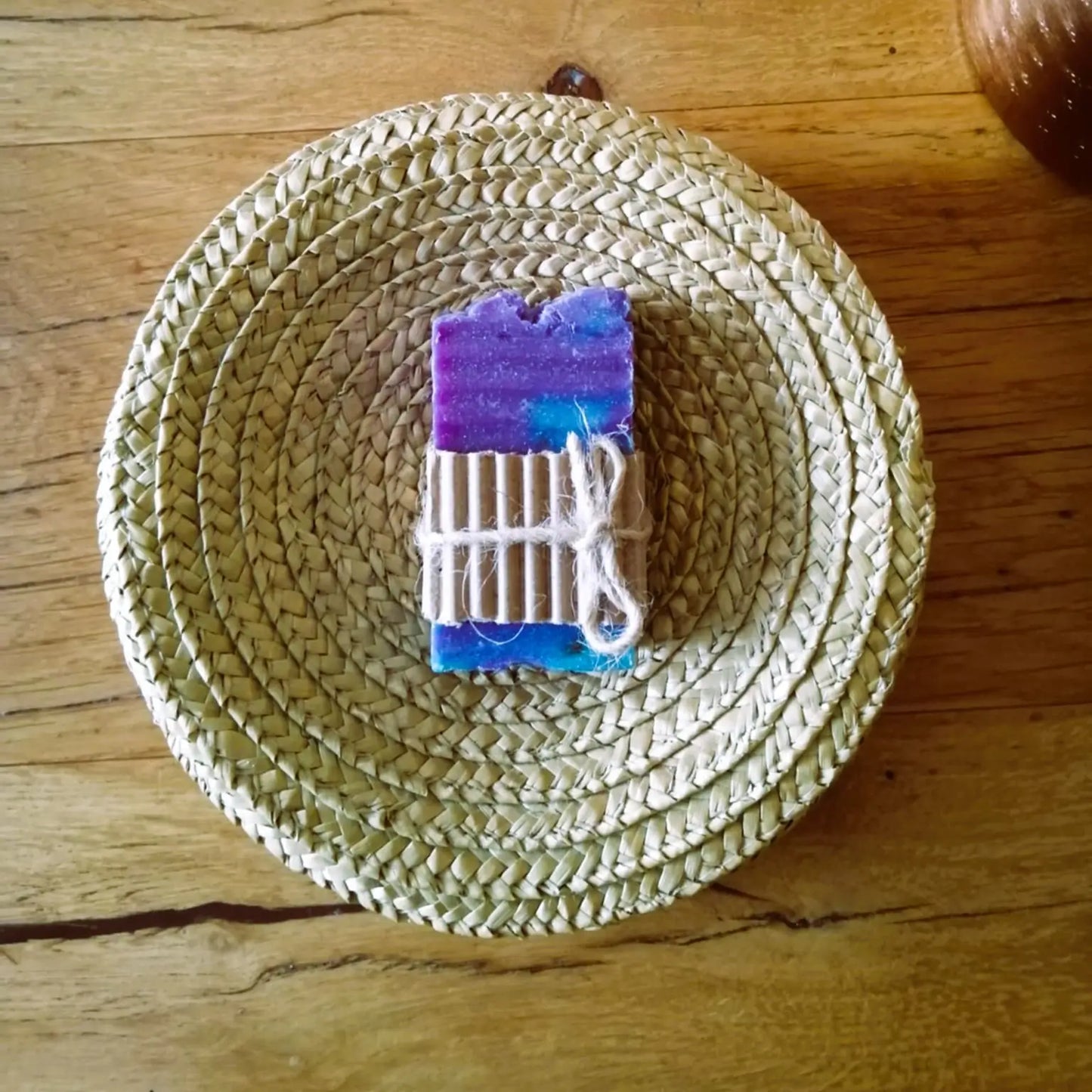 savon à la lavande — apaisant & relaxant | Le sens des choses, boutique en ligne de produits artisanaux, naturels et écoresponsables fabriqués en France ou en Europe.