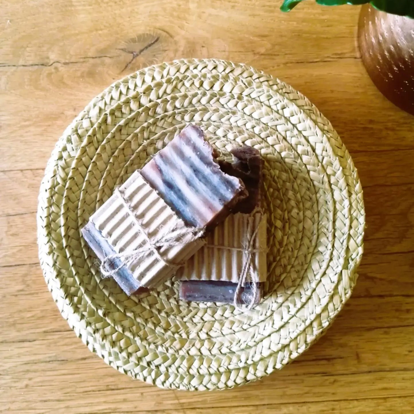 savon au cacao — nourrissant & antioxydant | Le sens des choses, boutique en ligne de produits artisanaux, naturels et écoresponsables fabriqués en France ou en Europe.