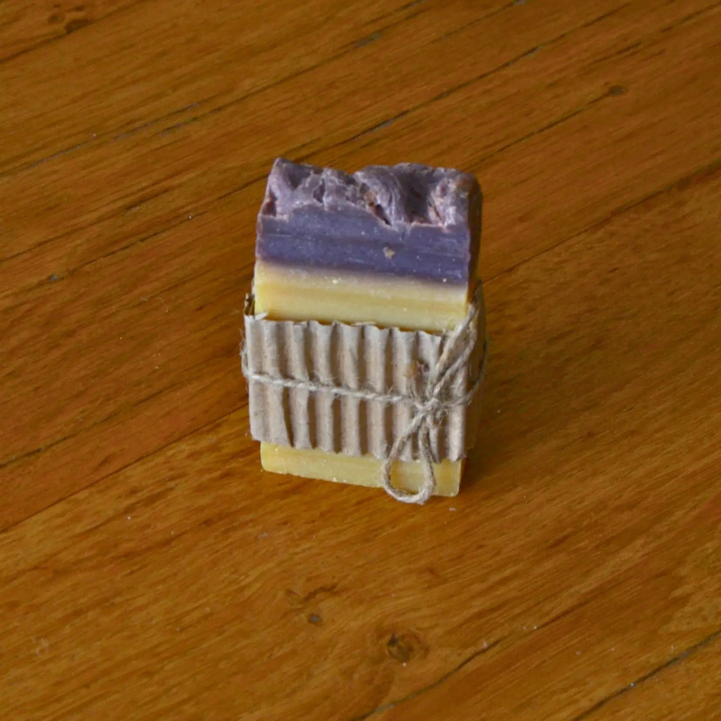 Savon artisanal au soufre purifiant – Création artisanale | Le sens des choses – Boutique de bougies parfumées végétales, décorations et savons