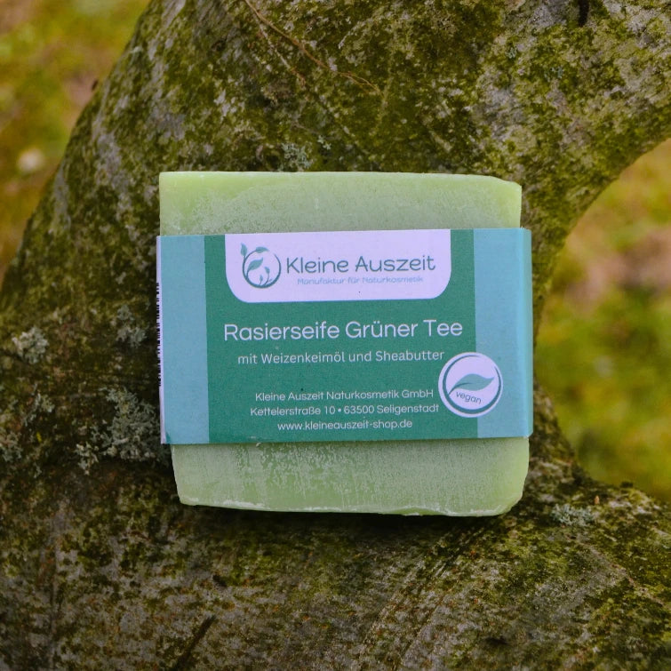 Image de Savon de rasage solide à l’argile blanche — senteur thé vert | Le sens des choses — boutique artisanale de savons et bougies parfumées naturels fabriqués en France