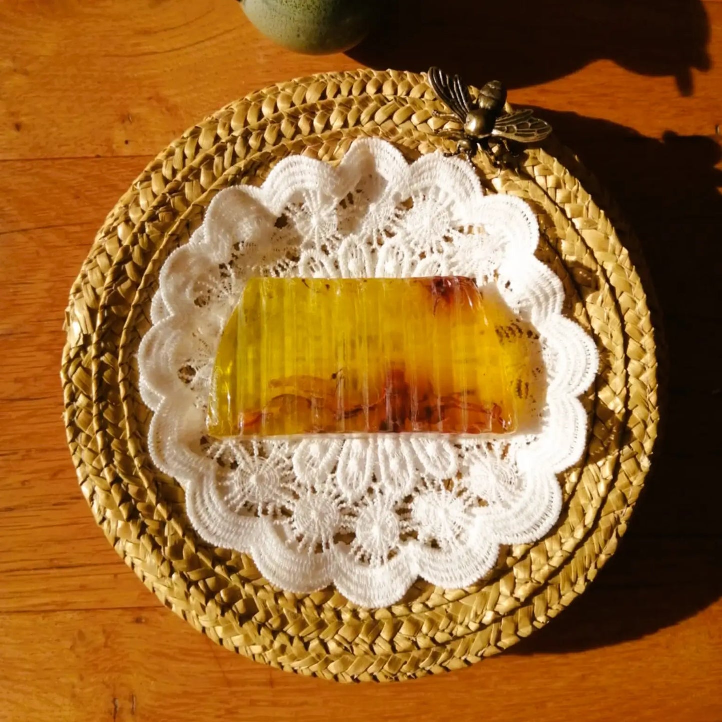 savon végétal au tilleul | Le sens des choses, boutique en ligne de produits artisanaux, naturels et écoresponsables fabriqués en France ou en Europe.