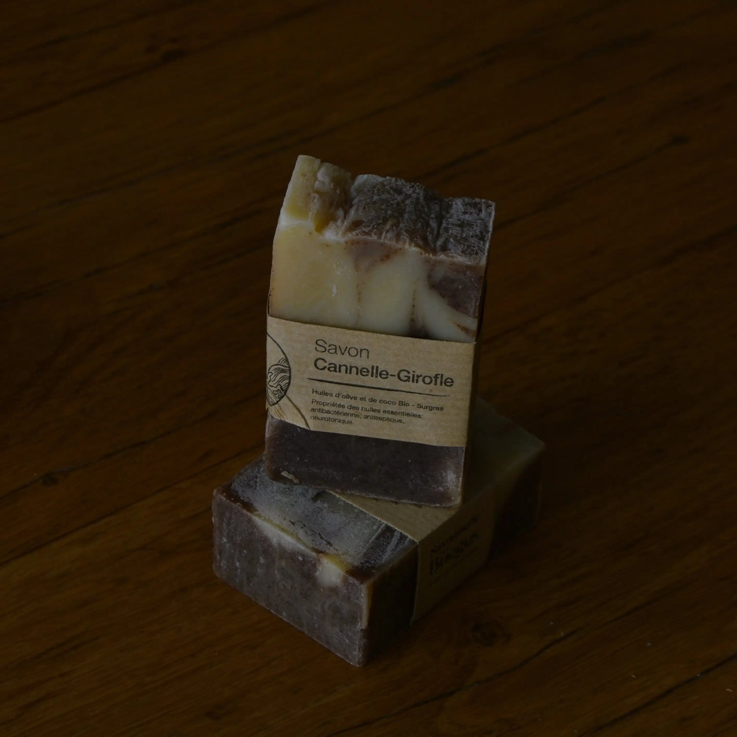 Image de Savon artisanal surgras à la cannelle et au girofle | Le sens des choses — boutique artisanale de savons et bougies parfumées naturels fabriqués en France