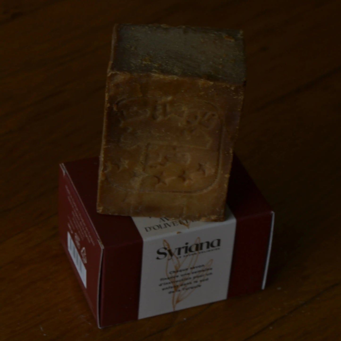 Image de Savon d'Alep traditionnel, naturel et solidaire | Le sens des choses – boutique artisanale de savons et bougies parfumées naturels fabriqués en France