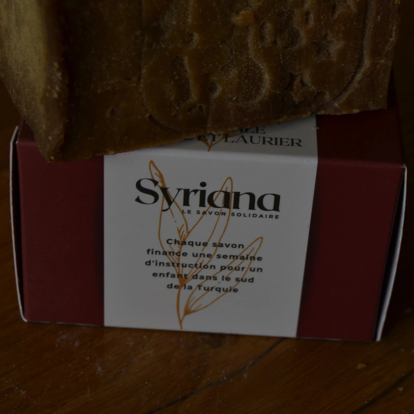 Image de Savon d'Alep traditionnel, naturel et solidaire | Le sens des choses – boutique artisanale de savons et bougies parfumées naturels fabriqués en France