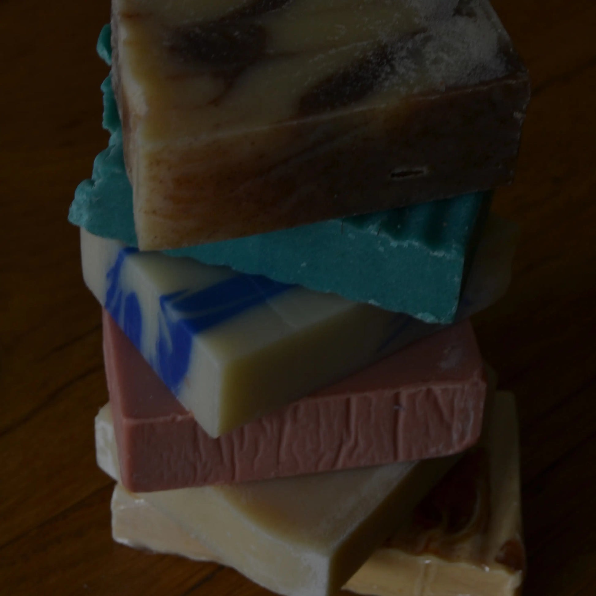 Image de Savon mystère artisanal anti-gaspillage | Le sens des choses — boutique artisanale de savons et bougies parfumées naturels fabriqués en France