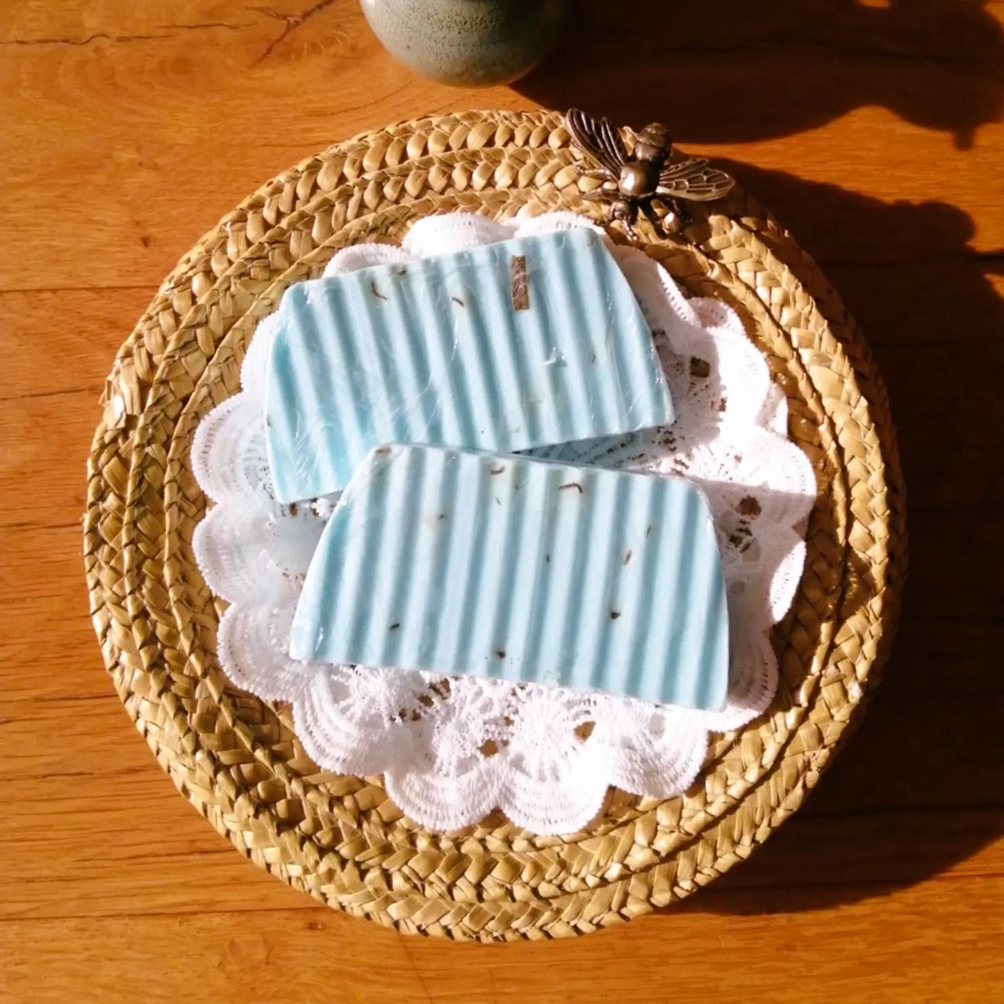 Image de savon végétal aux algues kombu | Le sens des choses – boutique artisanale éthique de bougies parfumées et savons naturels fabriqués en France