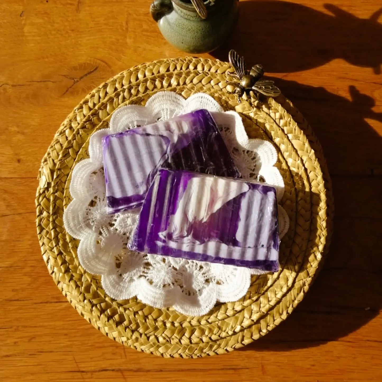 savon végétal aux mûres & myrtilles | Le sens des choses, boutique en ligne de produits artisanaux, naturels et écoresponsables fabriqués en France ou en Europe.