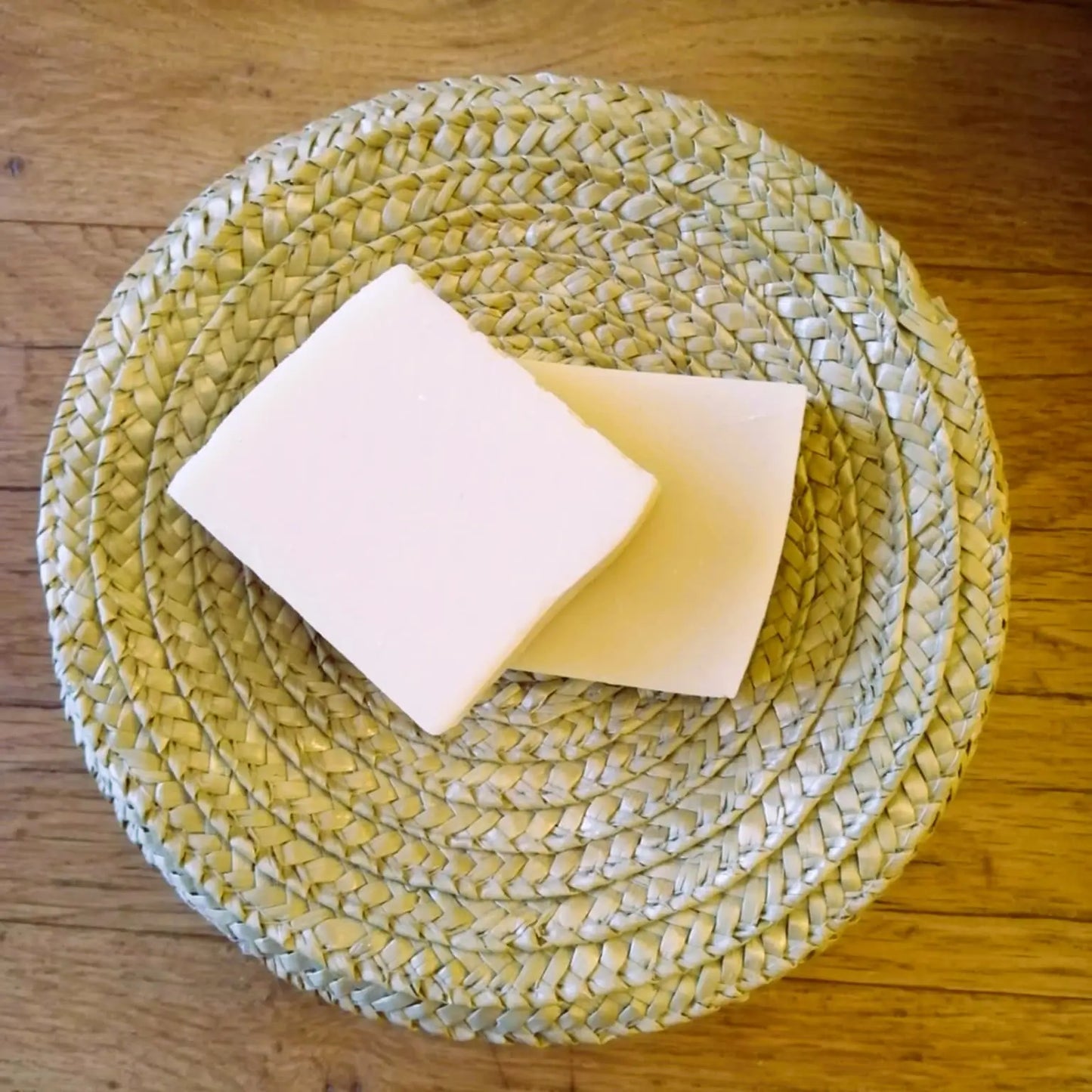 Image de Shampooing solide à la châtaigne — cheveux gras | Le sens des choses — boutique artisanale de savons et bougies parfumées naturels fabriqués en France