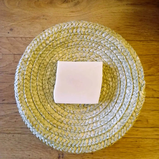 Shampooing solide au houblon — cheveux ternes et cassants – Création artisanale | Le sens des choses – Boutique de bougies parfumées végétales et objets décoratifs écoresponsables