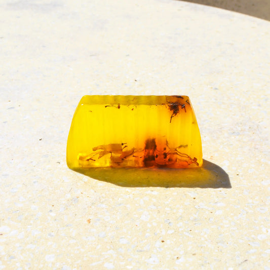 Image de Savon végétal au tilleul | Le sens des choses – boutique artisanale de bougies parfumées végétales et savons naturels fabriqués en Charente-Maritime