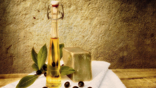 L'histoire et les bienfaits du savon d'Alep | Le sens des choses, boutique en ligne de produits artisanaux, naturels et écoresponsables fabriqués en France ou en Europe. Blog sur l'écologie, le bien-être et la nature.