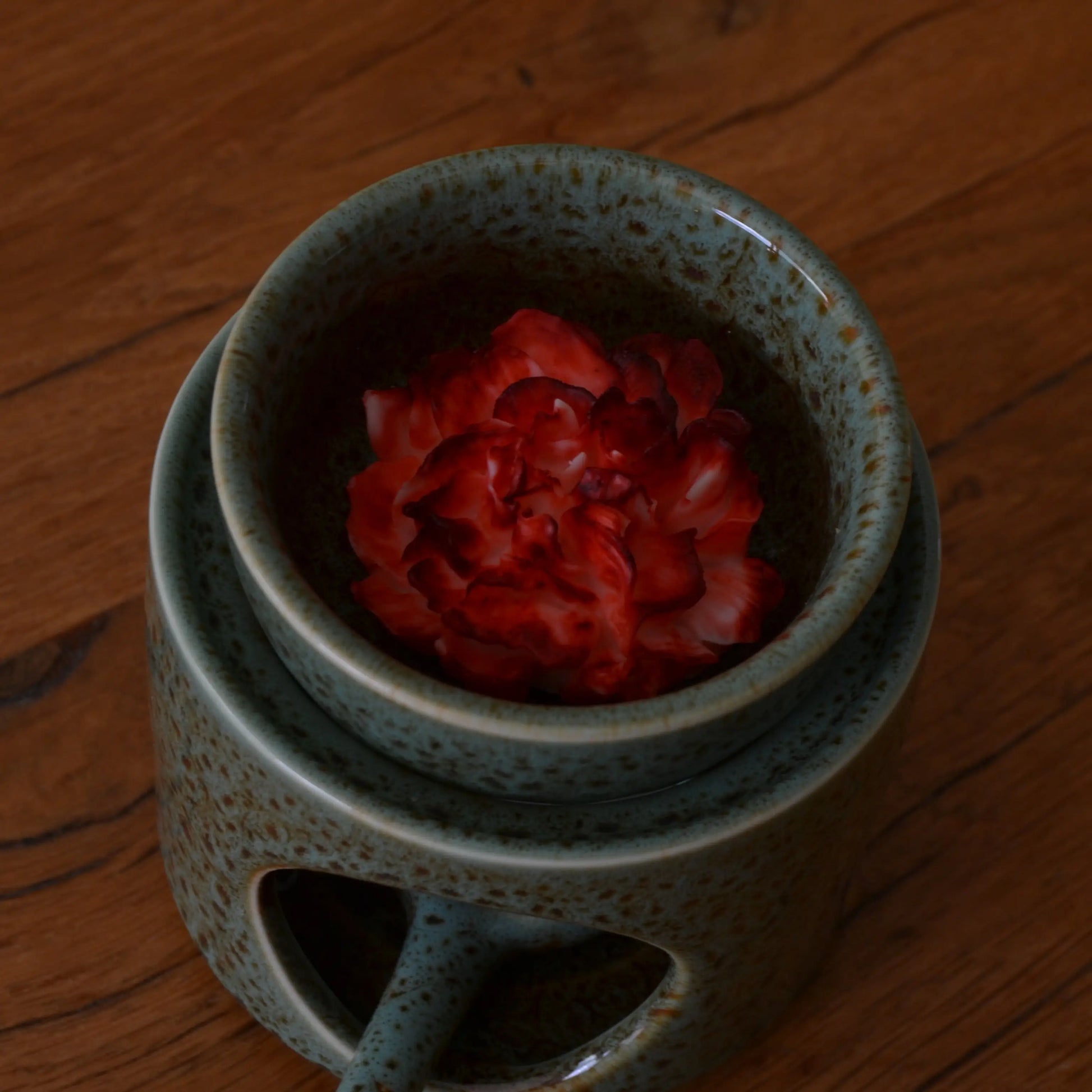Image de fondant parfumé au parfum floral | Le sens des choses, boutique en ligne de produits artisanaux, naturels et écoresponsables, fabriqués en France ou en Europe : savons artisanaux, bougies parfumées, accessoires zéro déchet.