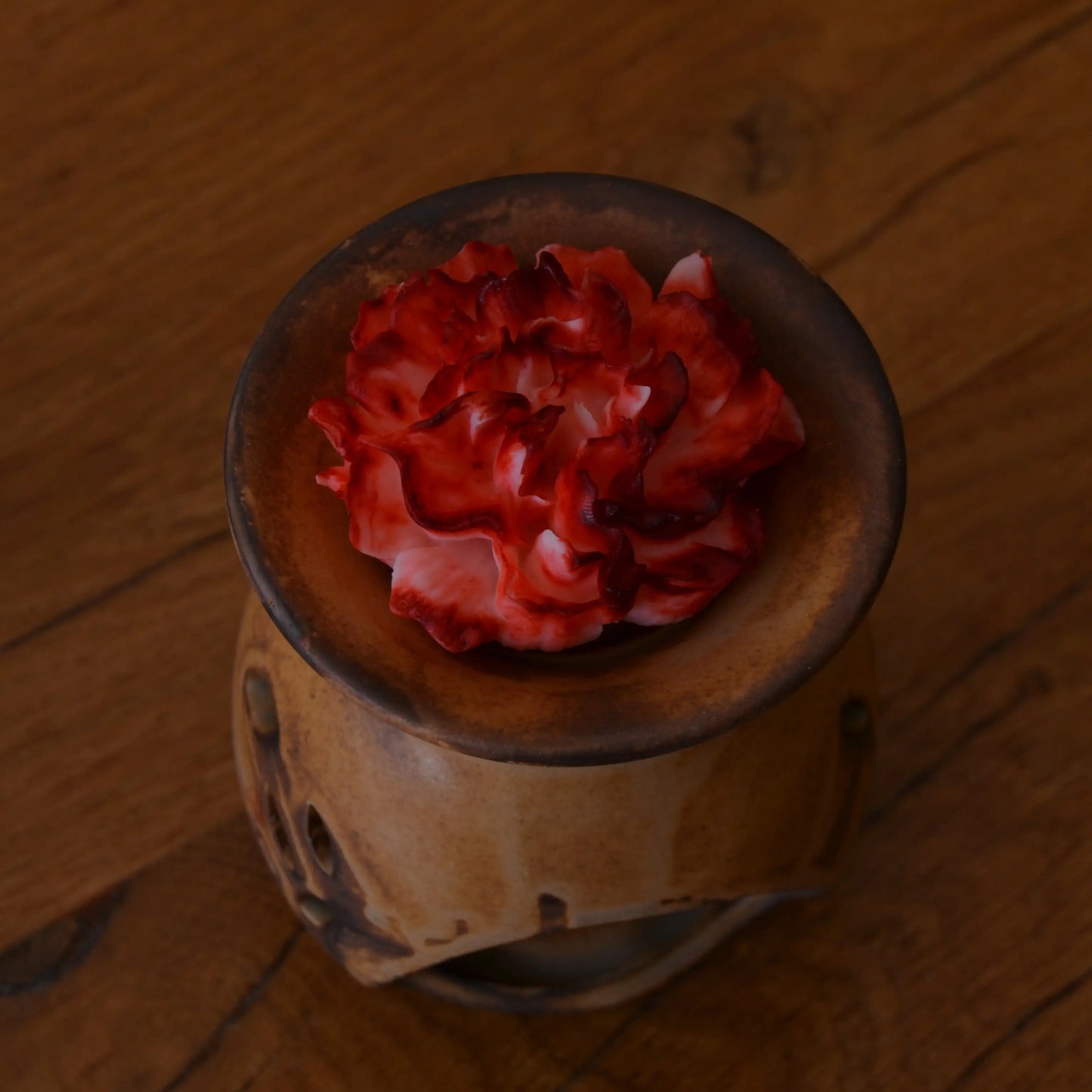 Image de fondant parfumé au parfum floral | Le sens des choses, boutique en ligne de produits artisanaux, naturels et écoresponsables, fabriqués en France ou en Europe : savons artisanaux, bougies parfumées, accessoires zéro déchet.