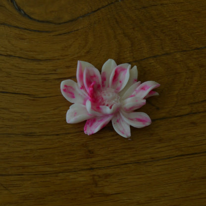 Image de fondant parfumé à la fleur de coton | Le sens des choses, boutique en ligne de produits artisanaux, naturels et écoresponsables, fabriqués en France ou en Europe : savons artisanaux, bougies parfumées, accessoires zéro déchet.