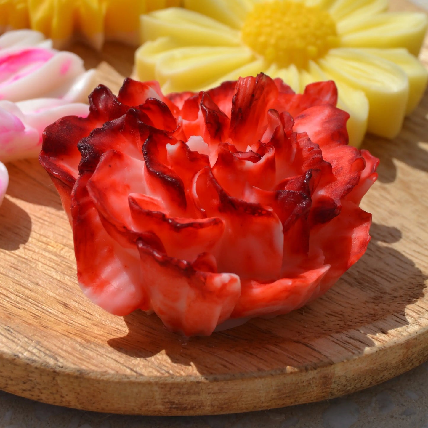 Image de fondant parfumé au parfum floral | Le sens des choses, boutique en ligne de produits artisanaux, naturels et écoresponsables, fabriqués en France ou en Europe : savons artisanaux, bougies parfumées, accessoires zéro déchet.