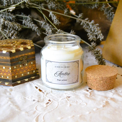 Image de Bougie parfumée artisanale à l’ambre | Le sens des choses – boutique artisanale éthique de bougies parfumées et savons naturels fabriqués en France