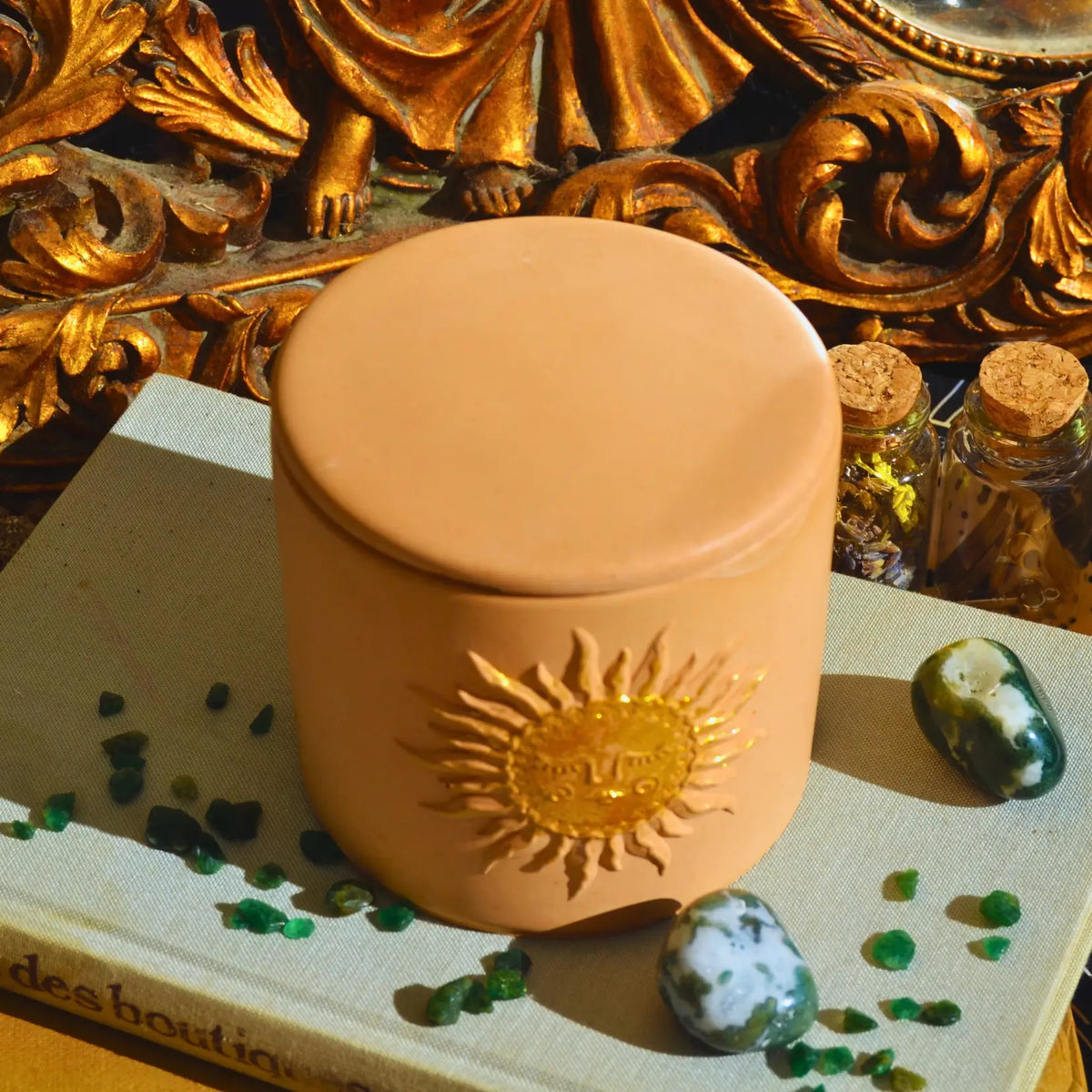 Bougie d'intention Renouveau · Agate mousse et Aventurine verte · Sabbat Ostara | Bougie végétale artisanale fabriquée en Charente-Maritime