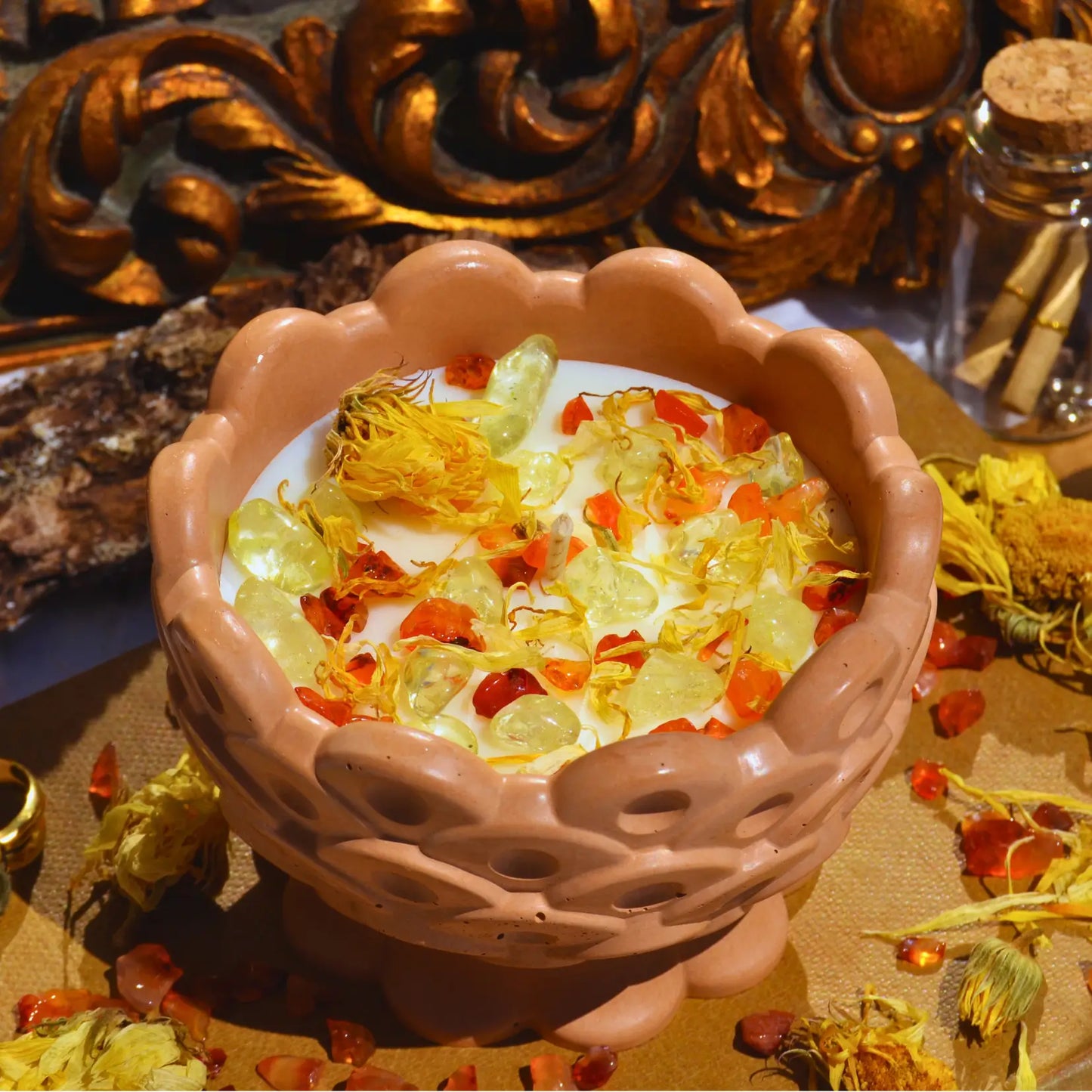 Bougie d'intention énergie et créativité — Cornaline et Citrine (sabbat Litha) | Bougie parfumée naturelle à la cire végétale et parfum de Grasse