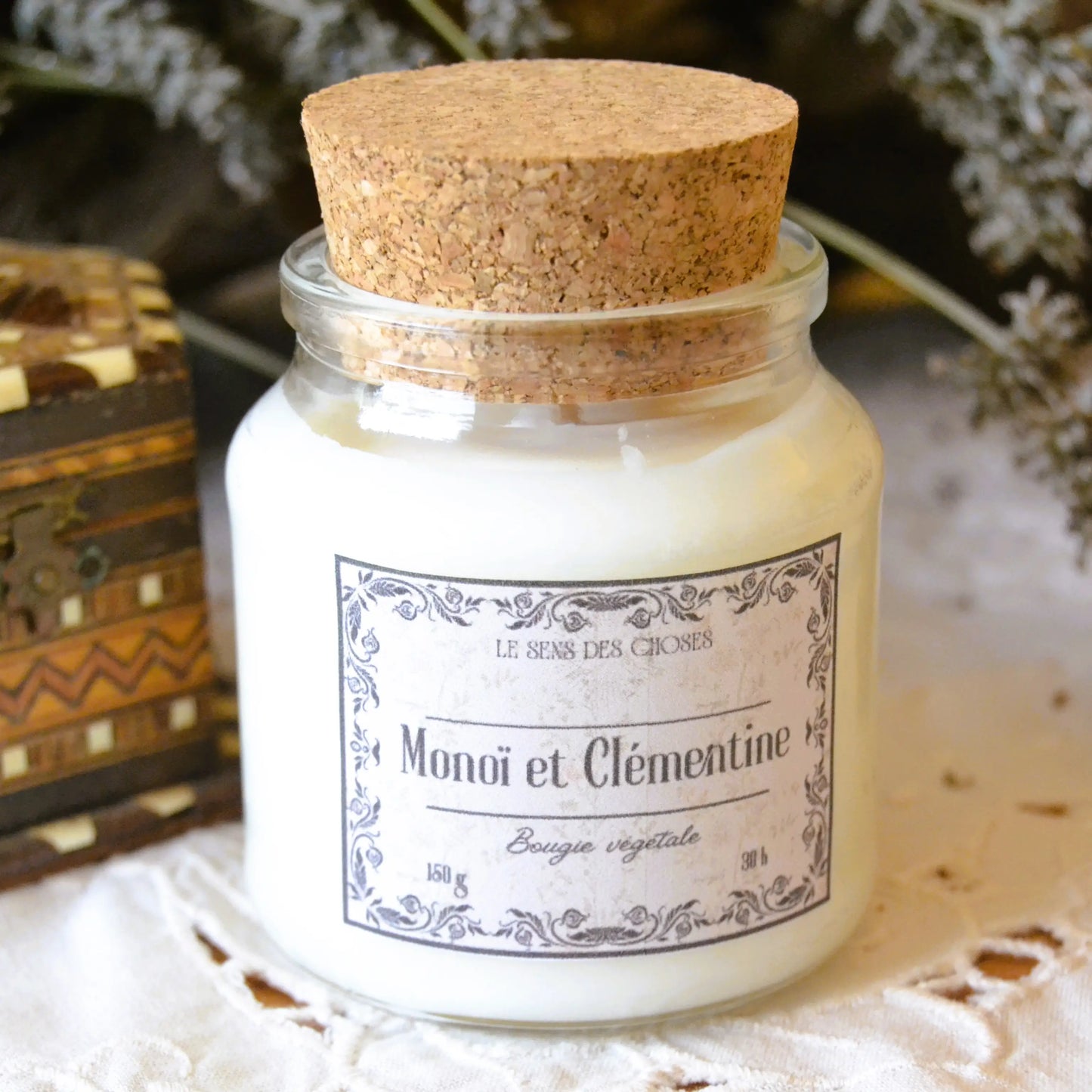 Image de Bougie parfumée artisanale au monoï et clémentine | Le sens des choses – boutique artisanale éthique de bougies parfumées et savons naturels fabriqués en France