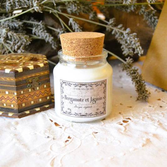 Image de Bougie parfumée artisanale à la bergamote et au jasmin | Le sens des choses – boutique artisanale éthique de bougies parfumées et savons naturels fabriqués en France