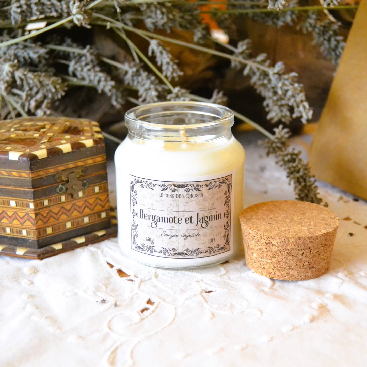 Image de Bougie parfumée artisanale à la bergamote et au jasmin | Le sens des choses – boutique artisanale éthique de bougies parfumées et savons naturels fabriqués en France