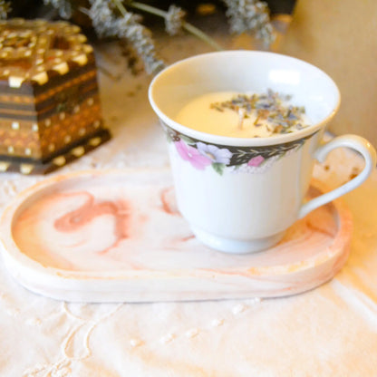 Image de Bougie décorative artisanale motif floral et végétal — lavande et musc blanc | Le sens des choses – boutique artisanale éthique de bougies parfumées et savons naturels fabriqués en France