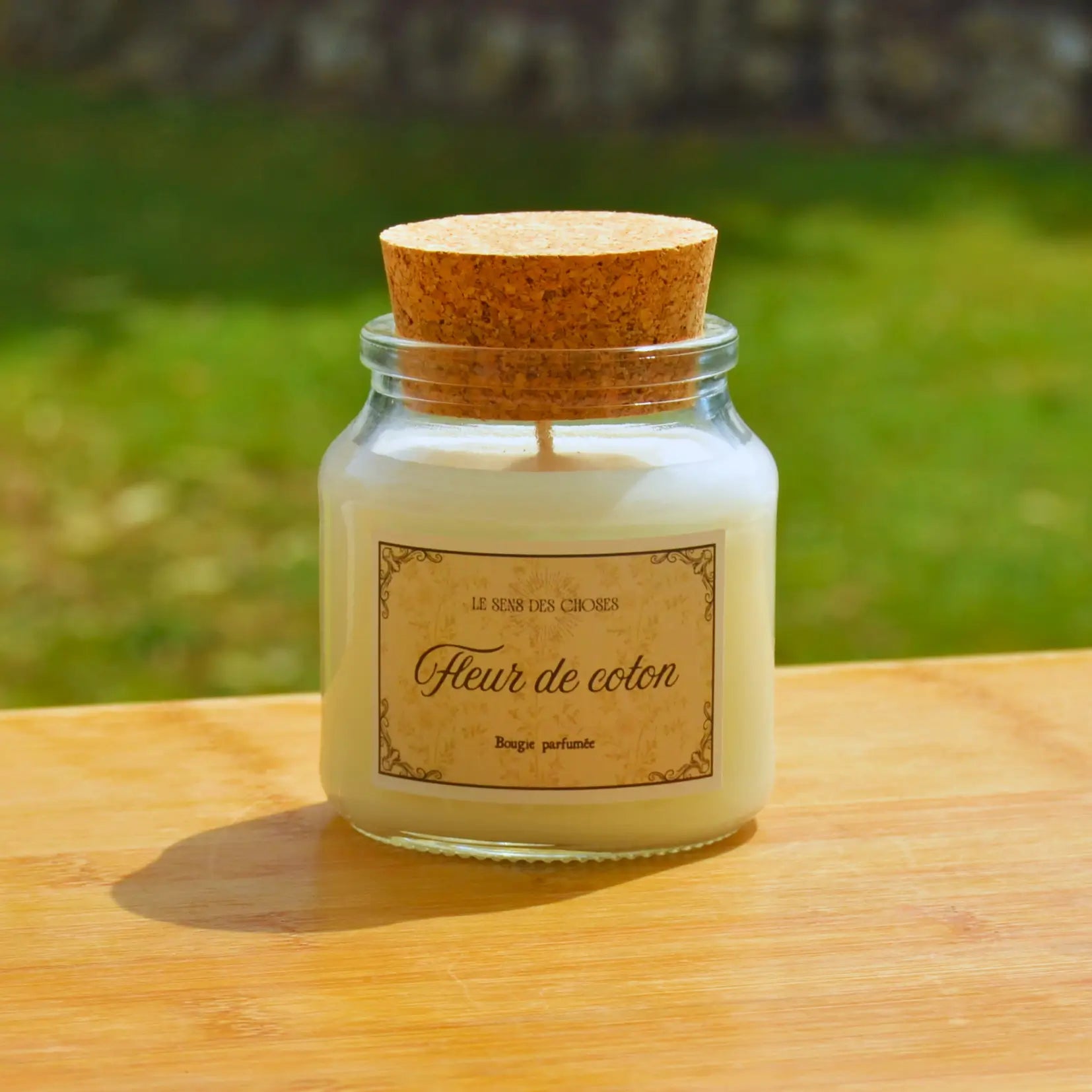 Bougie artisanale parfumée Fleur de Coton | Bougie parfumée naturelle à la cire végétale et parfum de Grasse