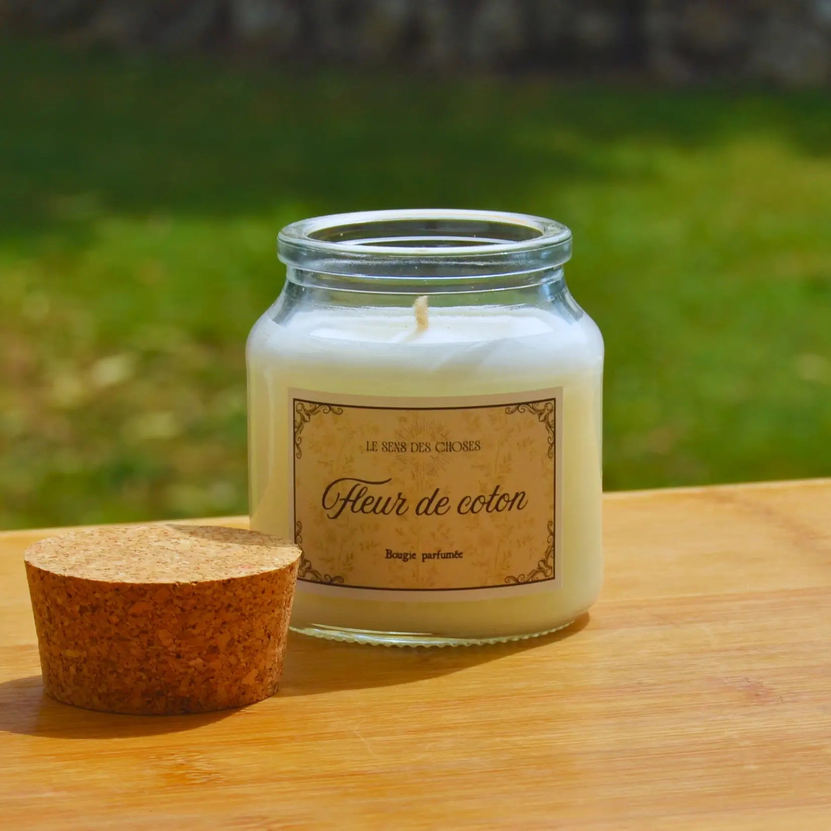 Bougie artisanale parfumée Fleur de Coton | Bougie parfumée naturelle à la cire végétale et parfum de Grasse