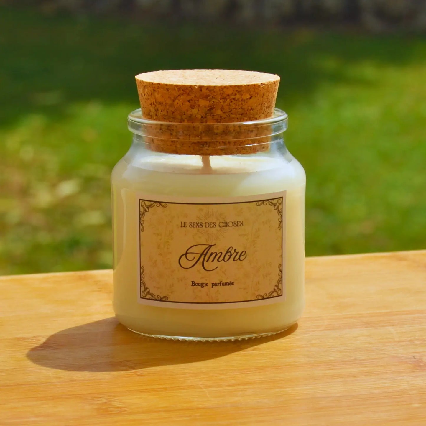 Bougie artisanale parfumée Ambre | Bougie parfumée naturelle à la cire végétale et parfum de Grasse