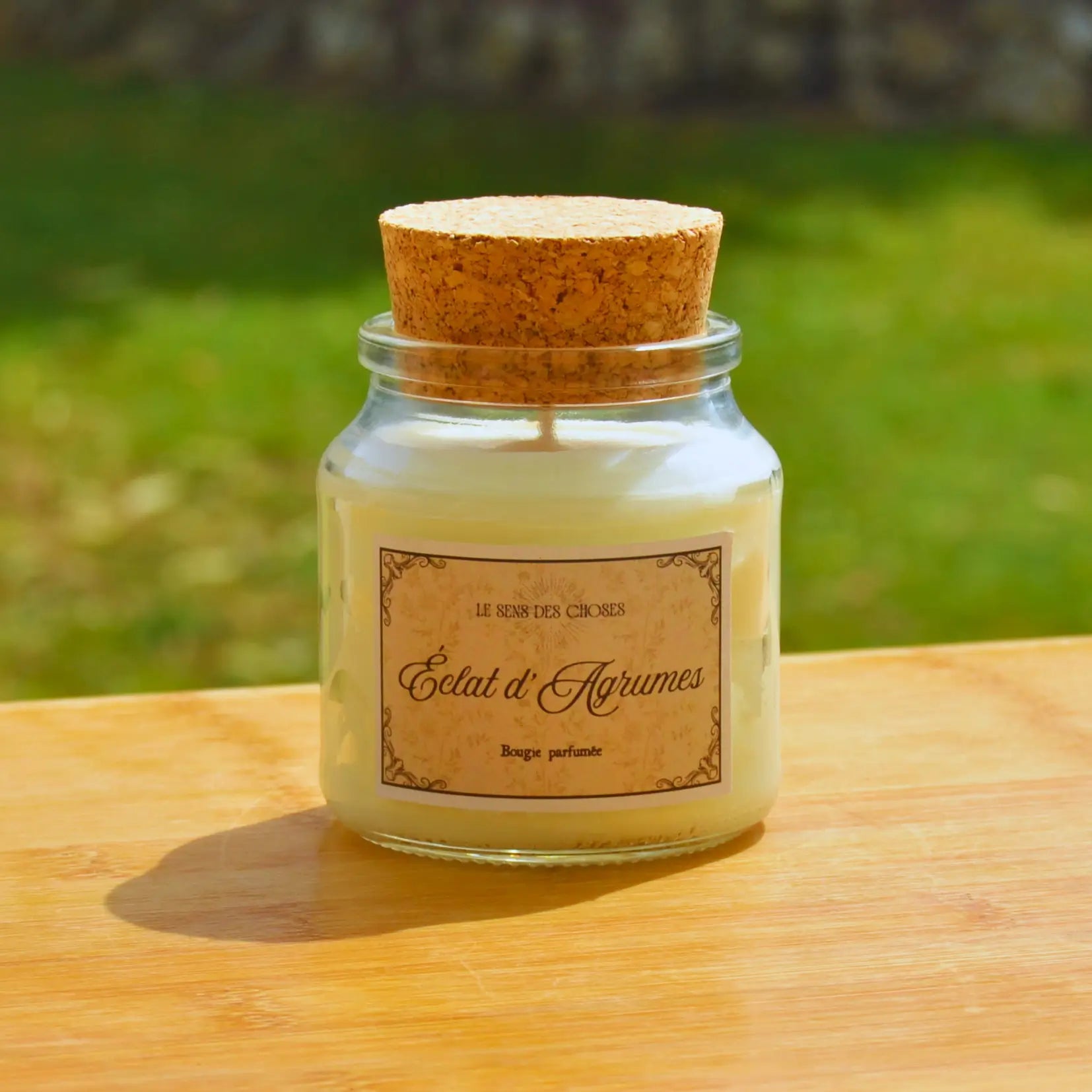 Bougie artisanale parfumée Éclat d’agrumes | Bougie parfumée naturelle à la cire végétale et parfum de Grasse